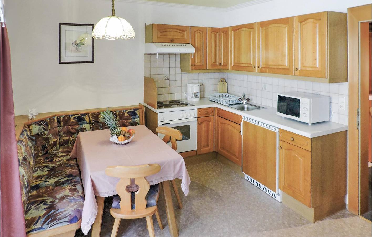 Ganze Ferienwohnung, Wohnung mit Bergblick: Parkplatz, Terrasse, 900m zur Skipiste in Kappl, Verwall