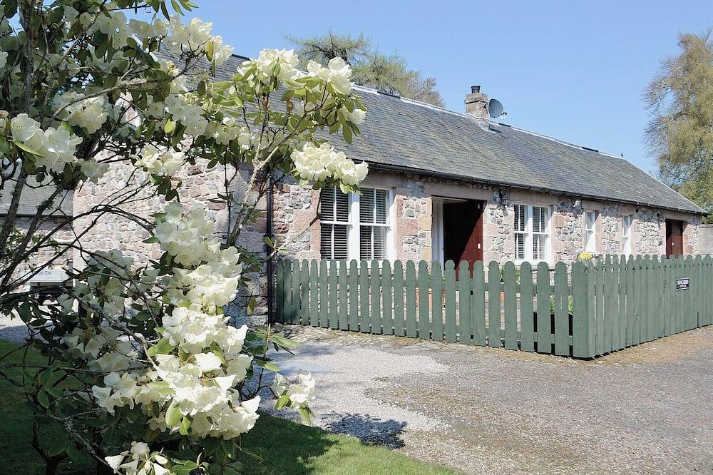 Cottage for 4 People in Loch Ness, Scotland