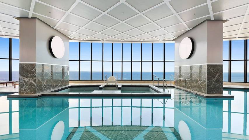 Vacation apartment for 2 people, with balcony/terrace and pool as well as sauna in Surfers Paradise