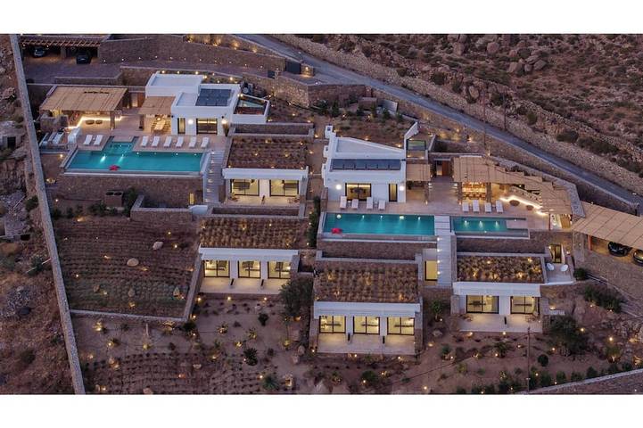 Villa for 38 people, with garden in Agios Stefanos