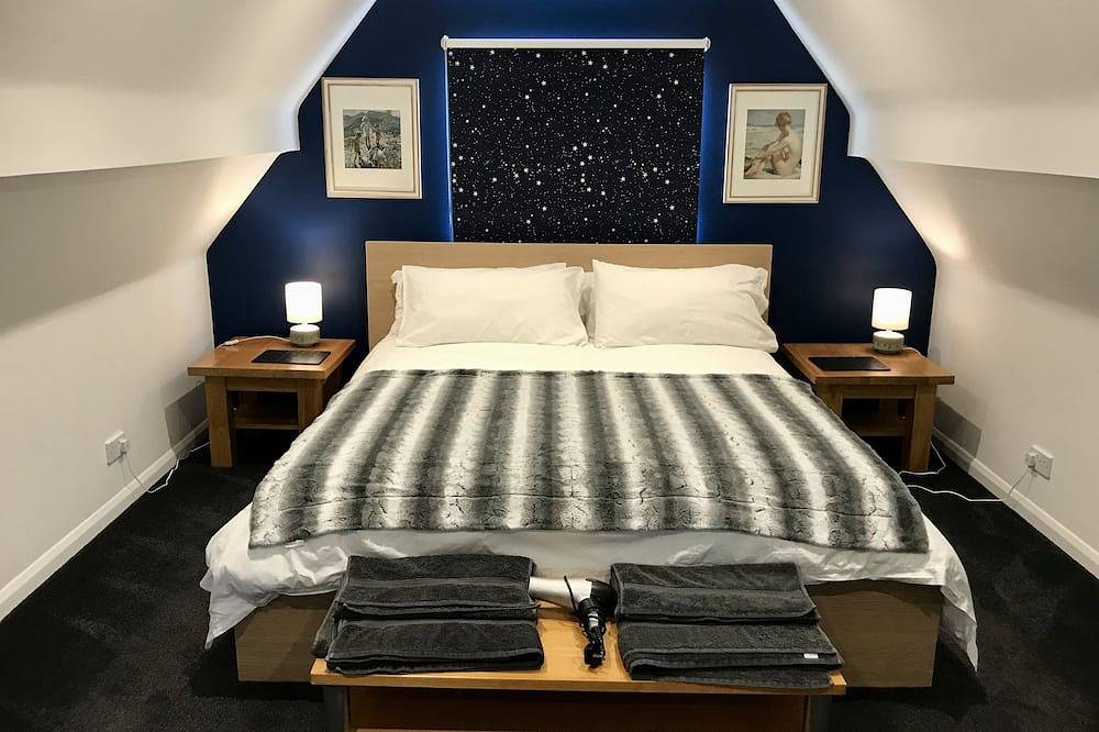 Inclusive, child-friendly, dogs welcome, garden area, near pubs/river/golf in Cookham, Berkshire