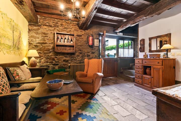 Landhaus 'Casa Mario' mit Bergblick, Garten und WLAN in Pousada de Rengos, Cangas del Narcea
