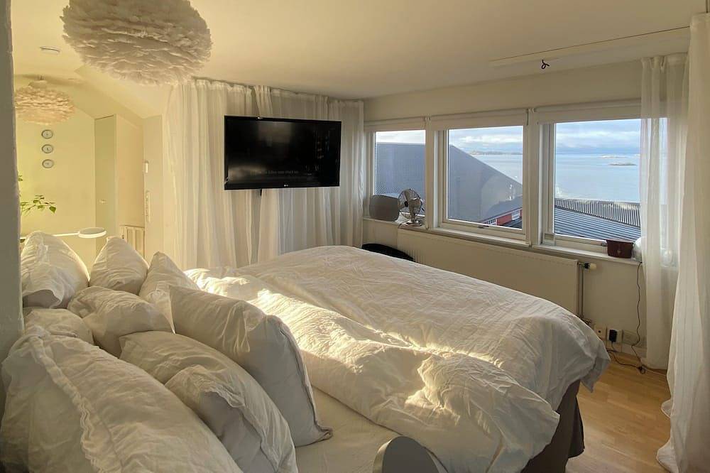 Ocean Front Villa 20 meters from the ocean with Private beach in Göteborg, Västergötland