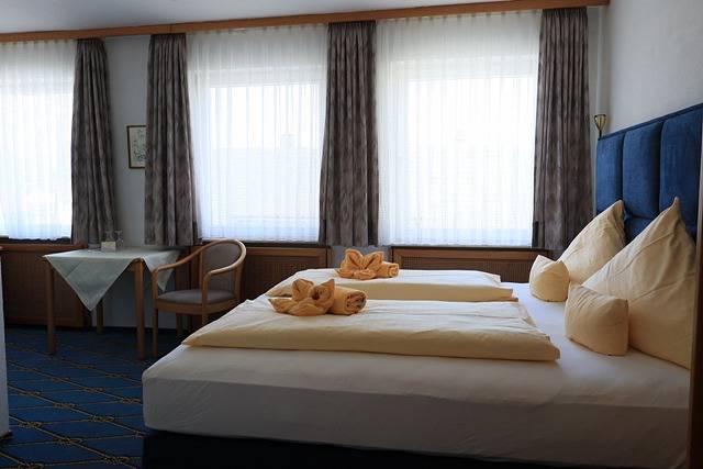 Seehotel & Restaurant Mainaublick - Einzelzimmer Standard mit Wc und Dusche in Unteruhldingen, Uhldingen-Mühlhofen