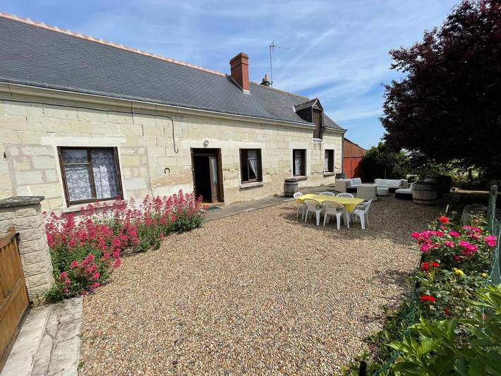 Location de vacances pour 6 personnes, avec Terrasse et Jardin à Bréhémont