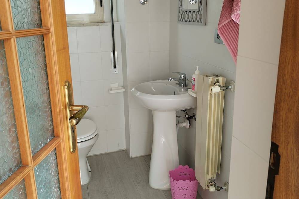Vacation home \"Il Buen Retiro,\" 15 minutes from the Royal Palace of Caserta. in Bellona, Province de Caserte
