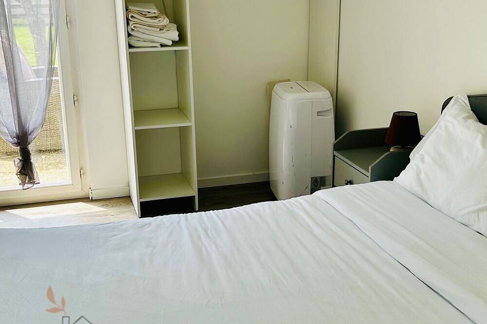 Maison Avec Accès Privé au lac - Petfriendly in Izon, Région de Libourne