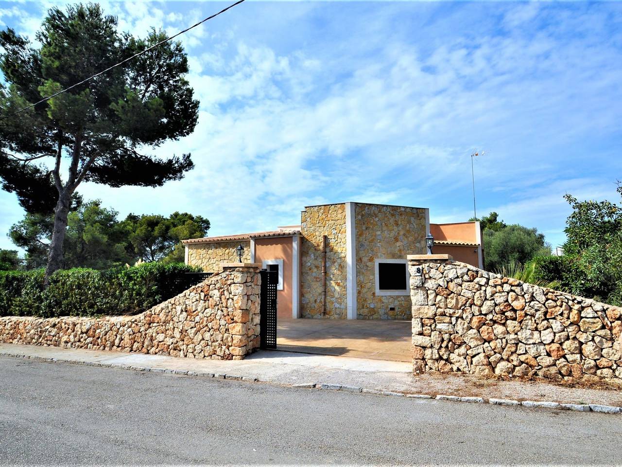 Villa Monica en barrio residencial de Cala Pi para 6 personas con piscina priva in Vallgornera, Llucmajor
