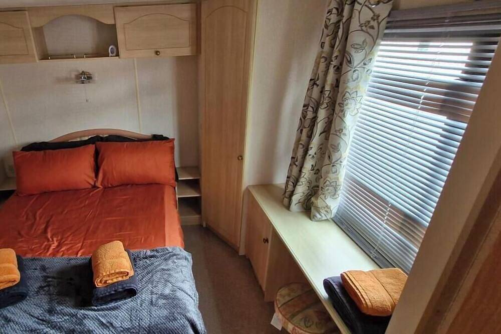 Cosy home from home mobile home. Pet friendly. Close to local attractions. in Angus