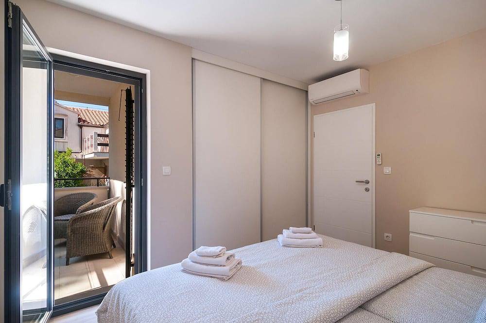 Entire apartment, Awesome apartment in Selca in Selca, Povlija, Selca and Sumartin