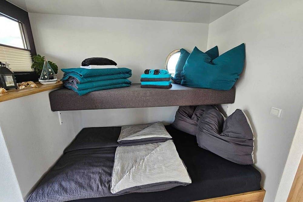 Hausboot El'milia in Braunsbedra, Saale-Unstrut