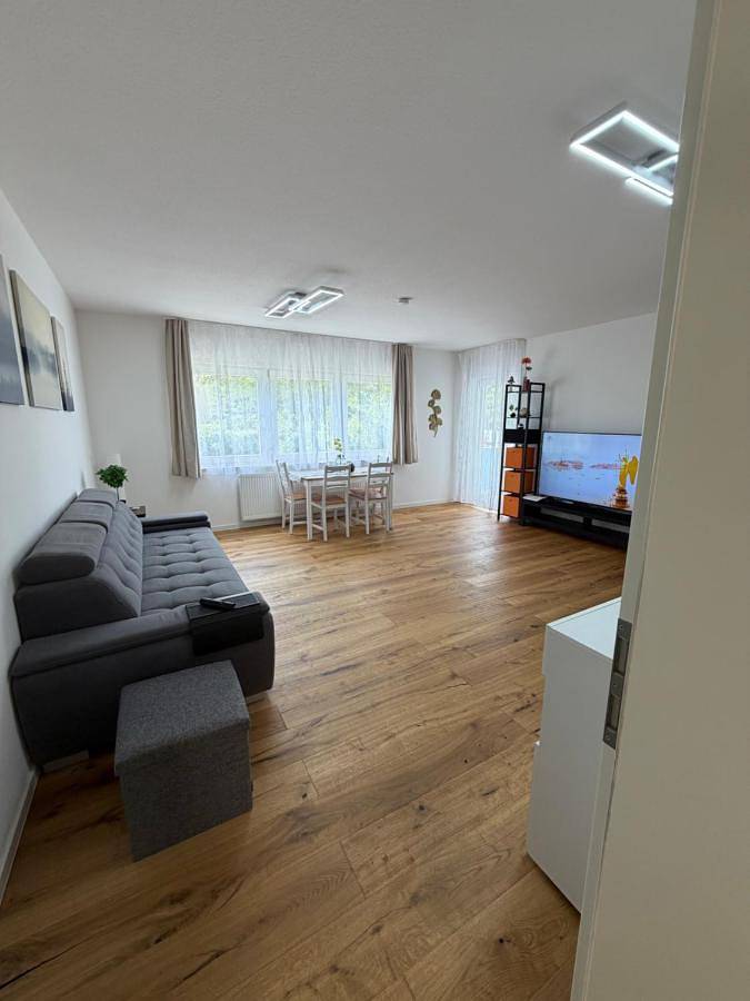 Ferienwohnung für 2 Personen, mit Balkon und Garten sowie Ausblick in Hockenheim