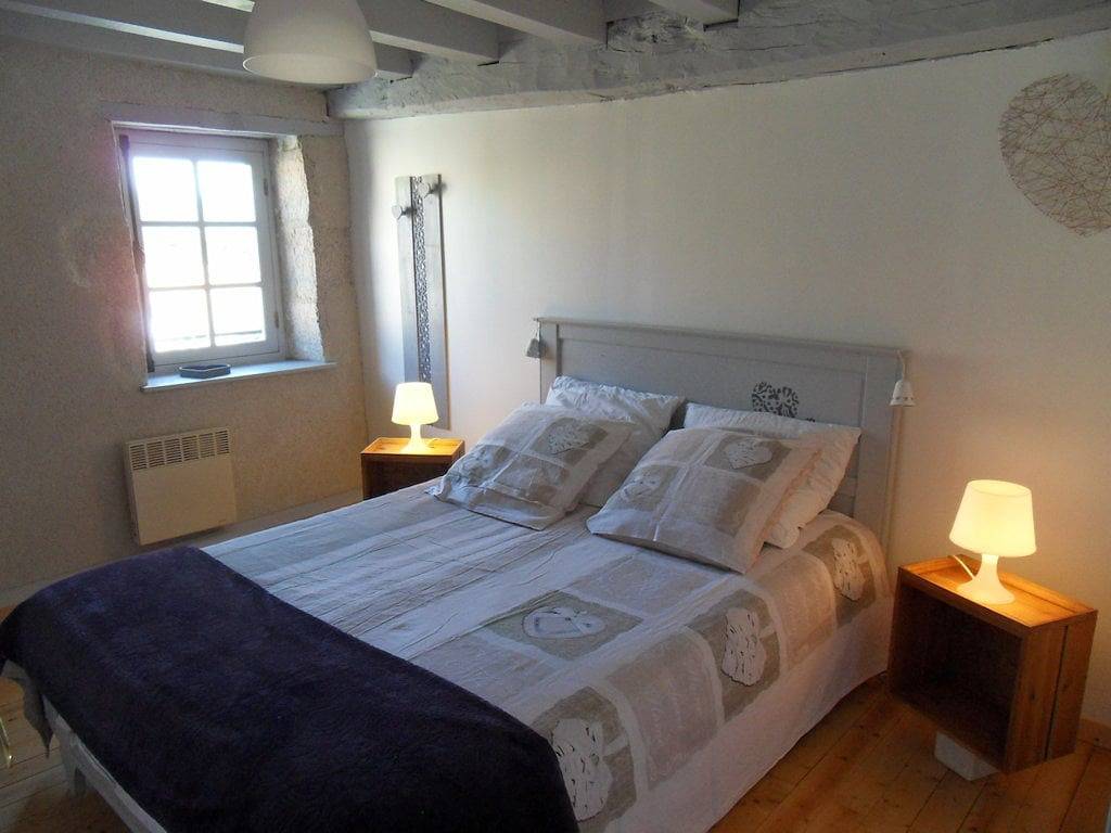 Chambres d'hôtes la Brousse Kacha - Chambre coeur in Malleret-Boussac, Région de Guéret