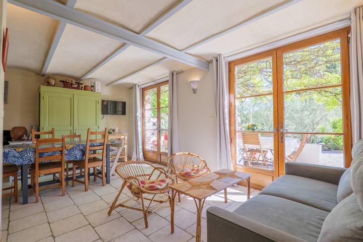 Casa vacanze "Gîte Sous La Tonnelle" al Mas du tilleul, grande piscina, terrazza privata in Courry, Cevenne