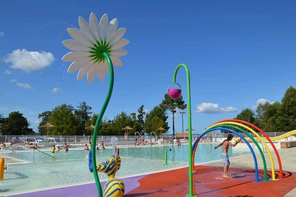 Zecamping 4* toboggans pet friendly animations locatif 36m2 8 pers in Parentis-en-Born, Côte d’Argent