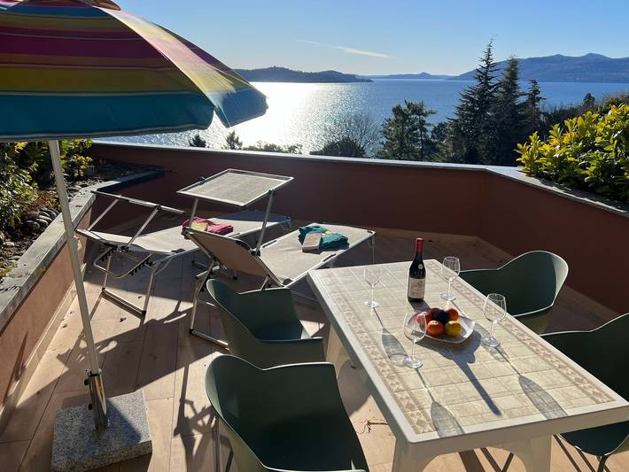 Gîte pour 4 personnes, avec terrasse et vue sur le lac, animaux acceptés à Ghiffa - 3