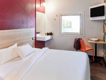 Hôtel pour 2 personnes, avec terrasse, animaux acceptés à Champniers