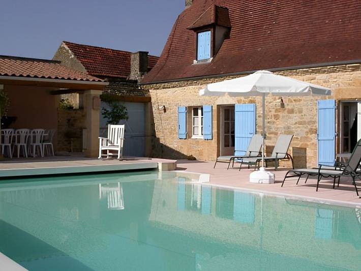 Gîte pour 10 personnes, avec terrasse ainsi que jardin et piscine, animaux acceptés à Les Eyzies-de-Tayac-Sireuil - 4
