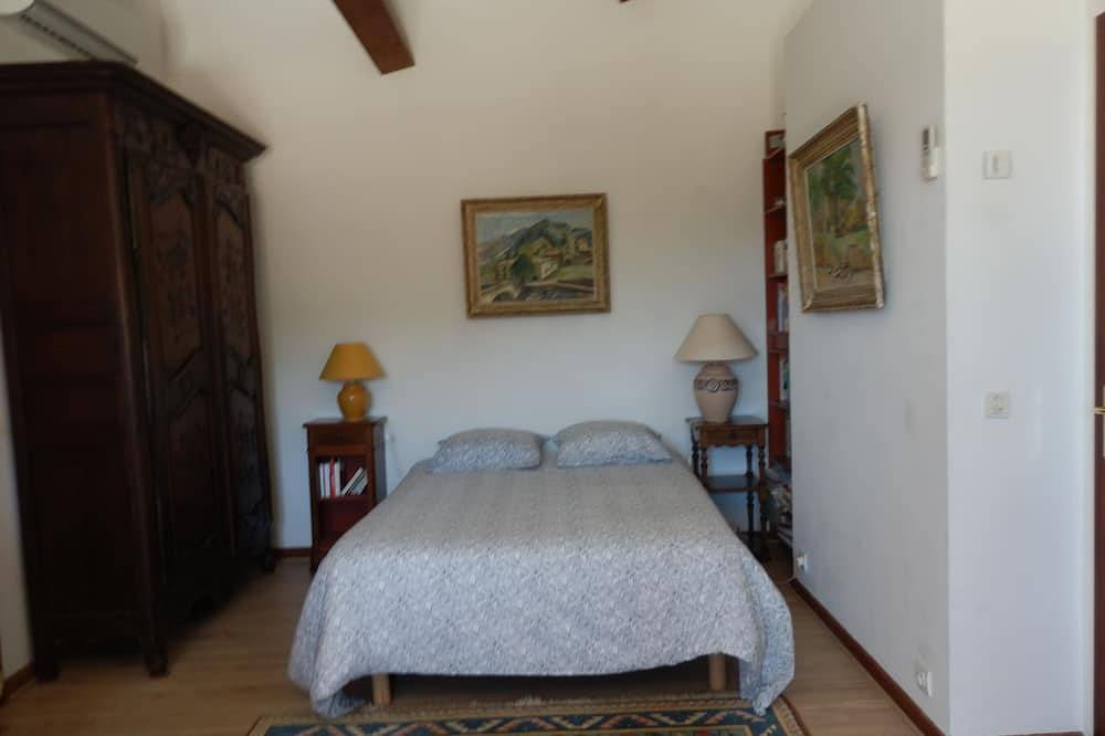 Villa cotière climatisée, vue mer, 80m plage, piscine. Possible vendredi/lundi. in Le Pradet, Parc national de Port-Cros