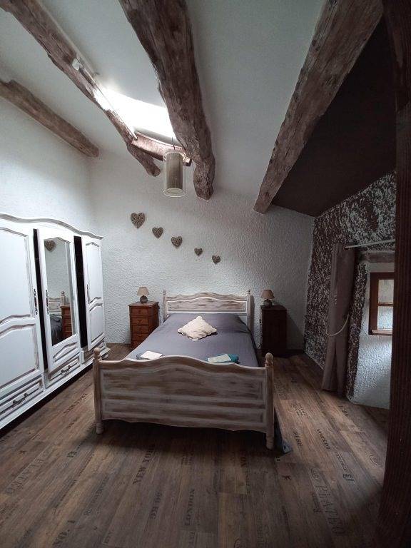 Gîte pour 5 personnes, avec terrasse ainsi que jacuzzi et jardin dans Parc naturel régional des Grands Causses - 3
