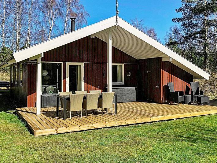 Ferieudlejning for 4 personer, med terrasse, husdyr tilladt på Læsø