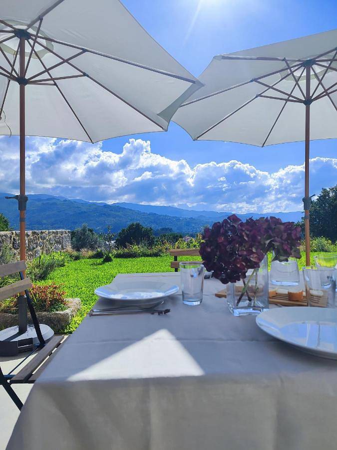 Location de vacances pour 4 personnes, avec terrasse ainsi que vue et jardin dans Soajo - 2