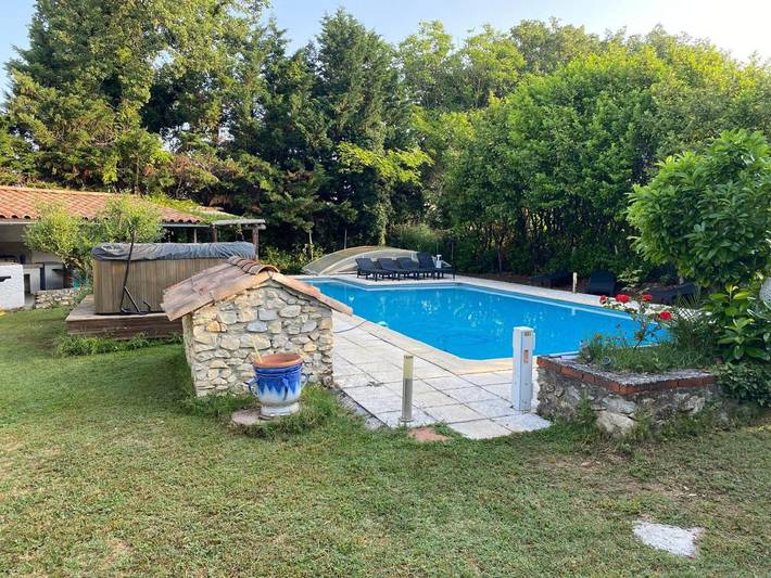 Maison de vacances pour 10 personnes, avec jacuzzi ainsi que jardin et piscine