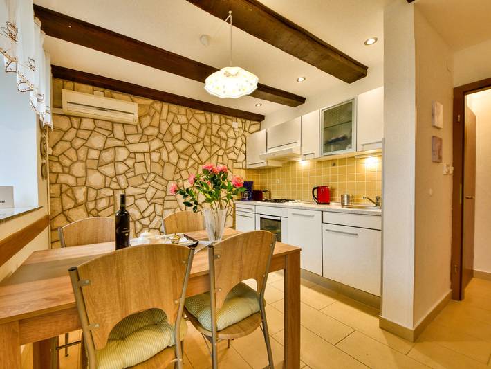 Ferienhaus für 4 Personen, mit Terrasse in Selce - 3