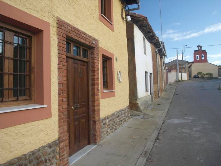 Casa rural para 9 personas, con Jacuzzi además de Terraza y Jardín en Ribera de Órbigo - 4