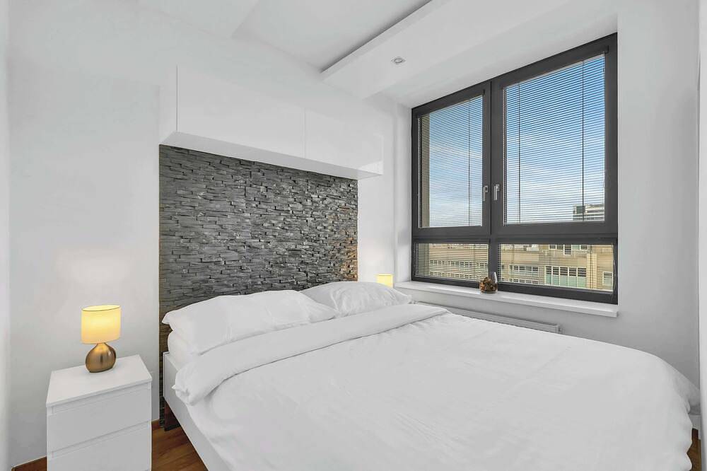 Entire apartment, City Bright Apartment with Parking & Balcony in Bratislava, Bratislava region