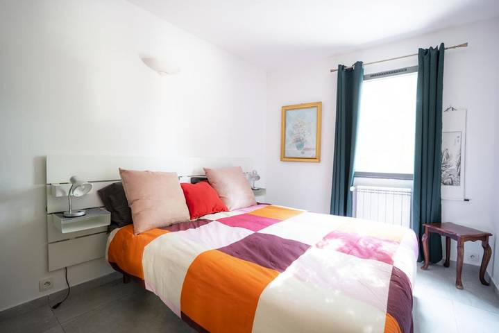 Maison d’hôte pour 4 personnes, avec terrasse et jardin ainsi que piscine et vue à Nans-les-Pins - 4