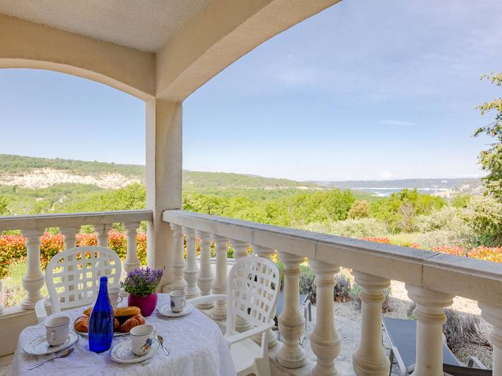 Gîte pour 6 personnes, avec jardin et vue ainsi que terrasse et vue sur le lac dans les Gorges du Verdon - 2