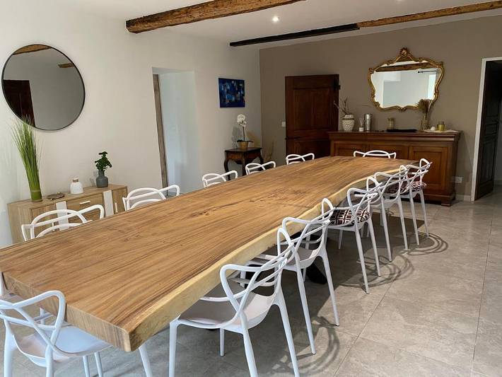 Gîte pour 12 personnes, avec vue ainsi que jardin et piscine à Saléon
