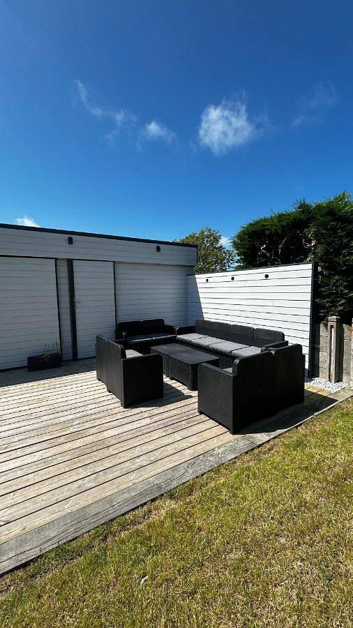 Five-Bedroom House in Saint-Pôtan, Région de Dinan