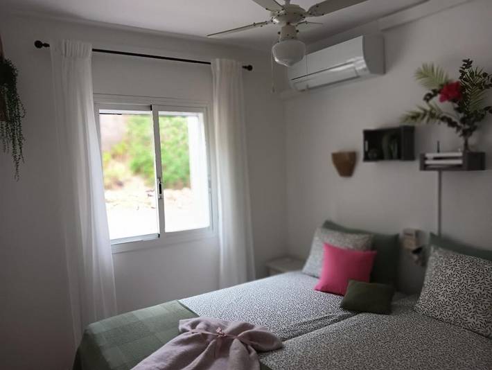 Casa rural para 6 personas, con jardín además de vistas y piscina en Viñuela - 4