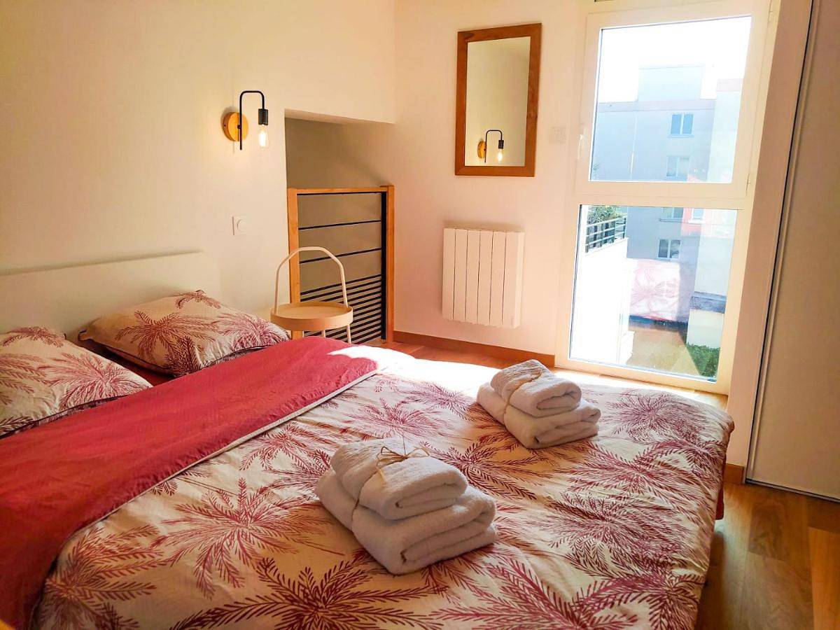 Appartement entier, One-Bedroom Apartment in Champagne-au-Mont-d'Or, Lyon et ses environs
