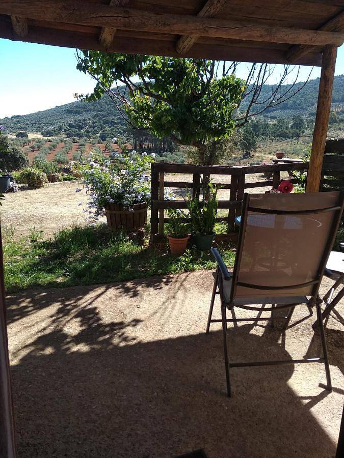 Casa para 2 personas, con jardín además de vistas y piscina, Se admiten mascotas en Extremadura