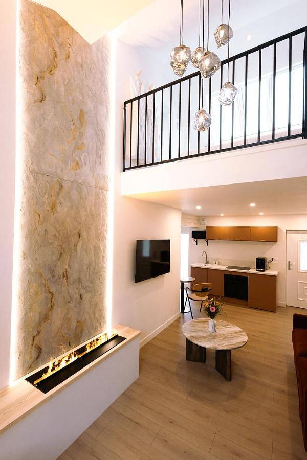 Gîte pour 2 personnes, avec jacuzzi ainsi que jardin et sauna à Chargé