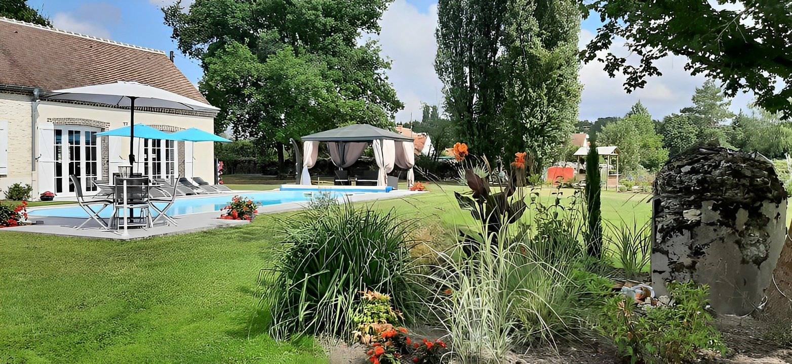 Chambre d'hôtes et Yourte La Maison des Pins - Yourte Mongole in Chevillon-sur-Huillard, Région de Montargis