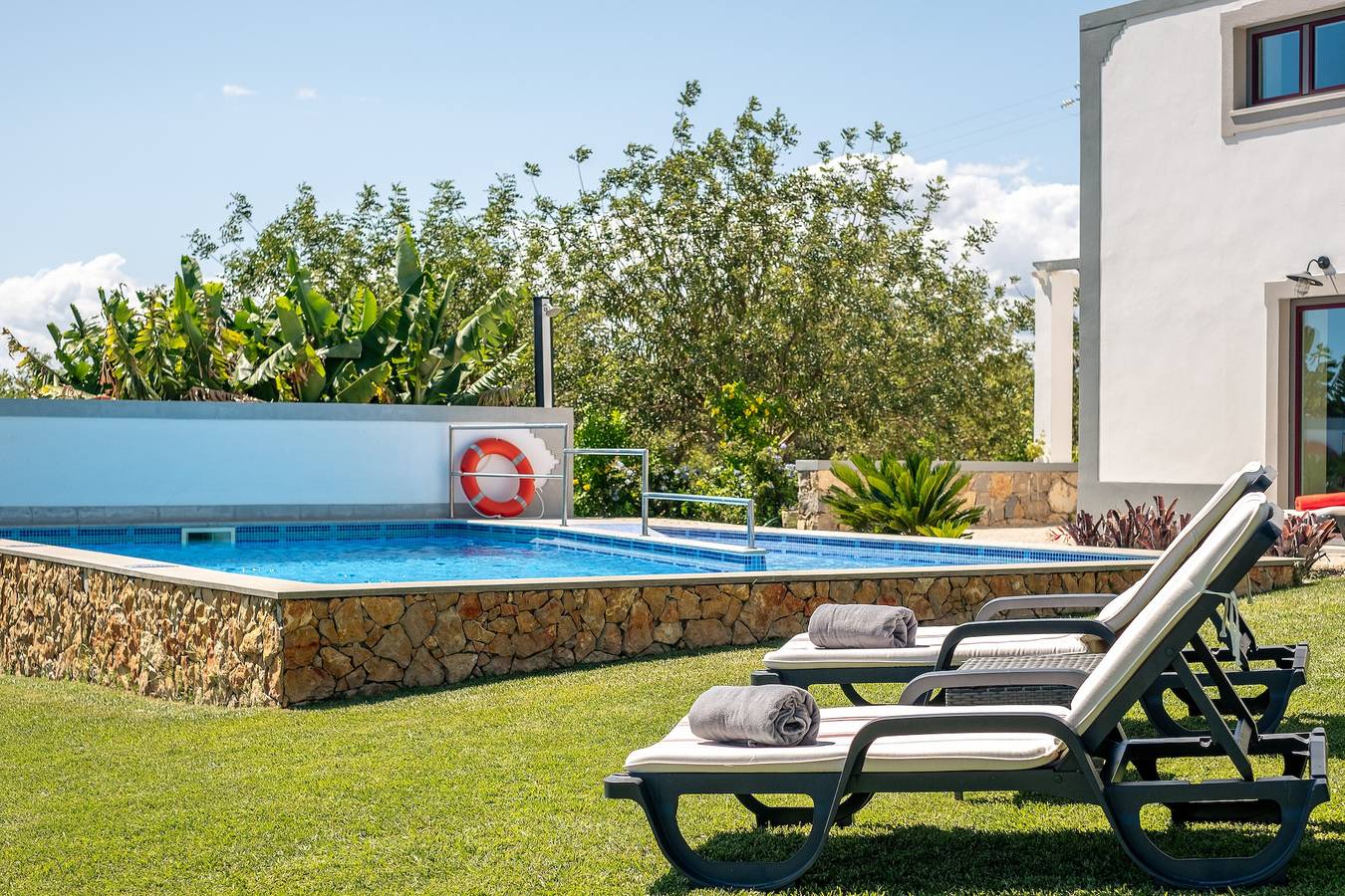 Charmante "Villa Rodrigues" avec climatisation, Wi-Fi, piscine et jardin in Boliqueime, District de Faro
