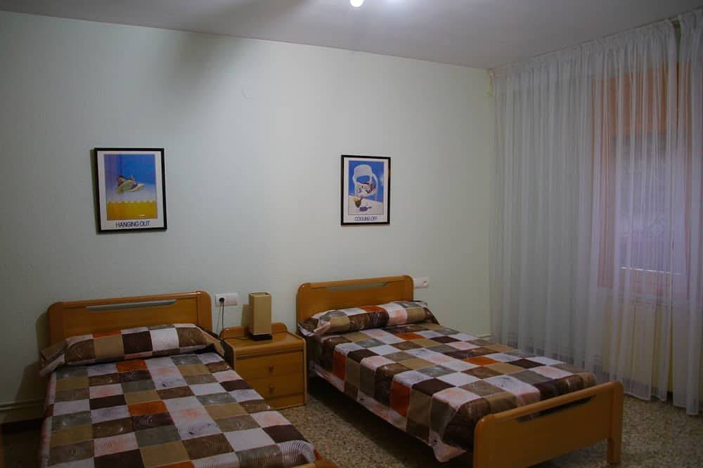 Casa La Fàbrica, holiday home with capacity for 10 people in Terres de l'Ebre, Terra Alta
