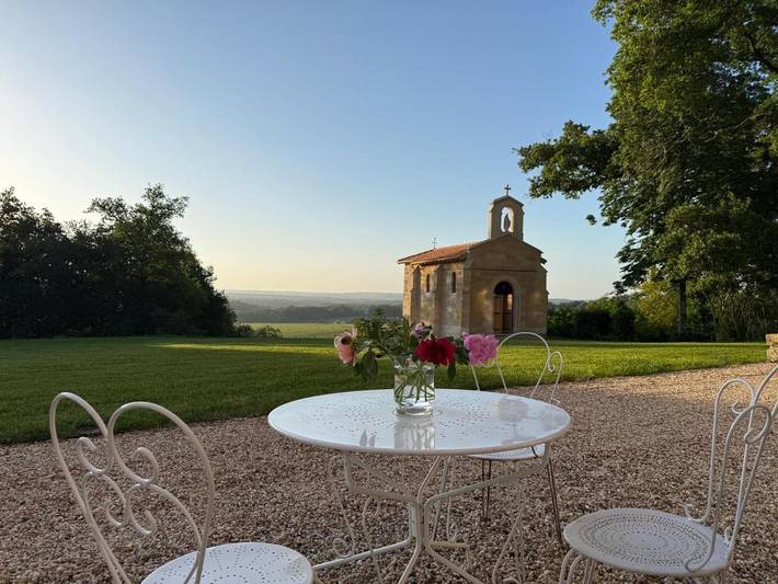 Location de vacances pour 2 personnes, avec jardin ainsi que vue et terrasse à Saint-Philippe-d'Aiguille - 3