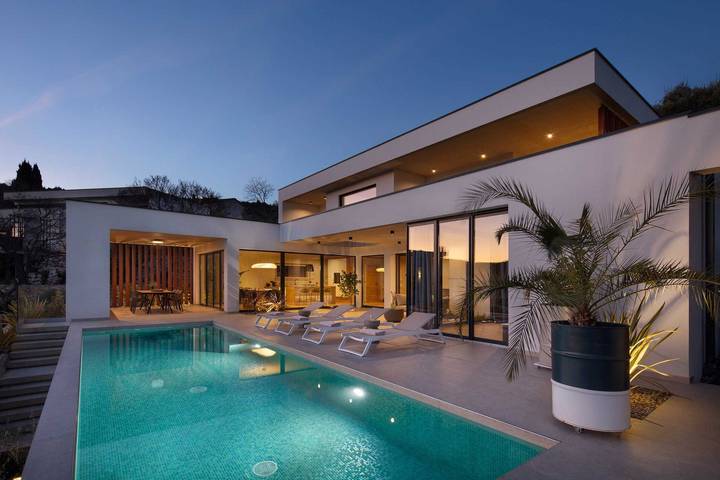 Villa für 6 Personen, mit Pool und Sauna sowie Whirlpool und Terrasse in Labin