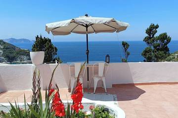 Gîte pour 3 personnes, avec jardin à Ponza