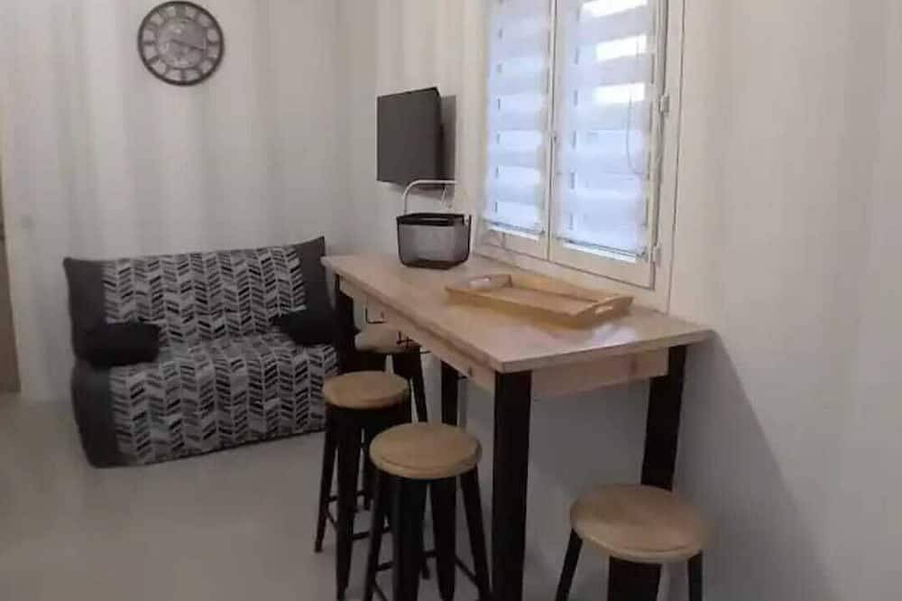 Maison avec Piscine et Vue Panoramique,  3 pers, 4 si bébé, animaux acceptés in Nessa, Région de Calvi