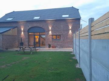 Gîte pour 10 personnes, avec jardin et terrasse dans Englefontaine