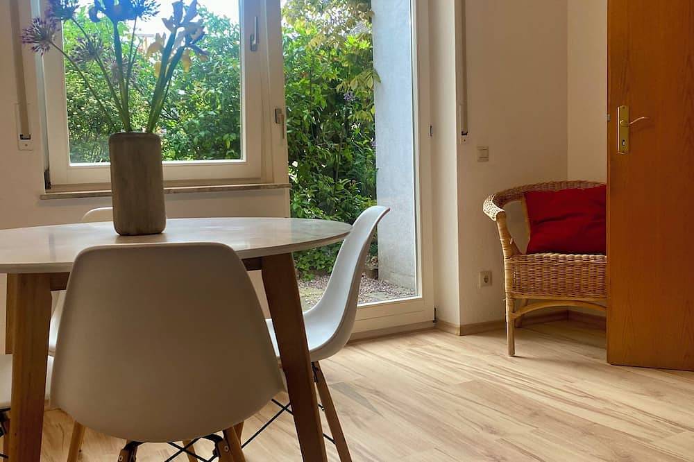 Ganze Wohnung, Schöne, moderne Ferienwohnung in Ihringen am Kaiserstuhl für 2 Personen in Ihringen, Kaiserstuhl