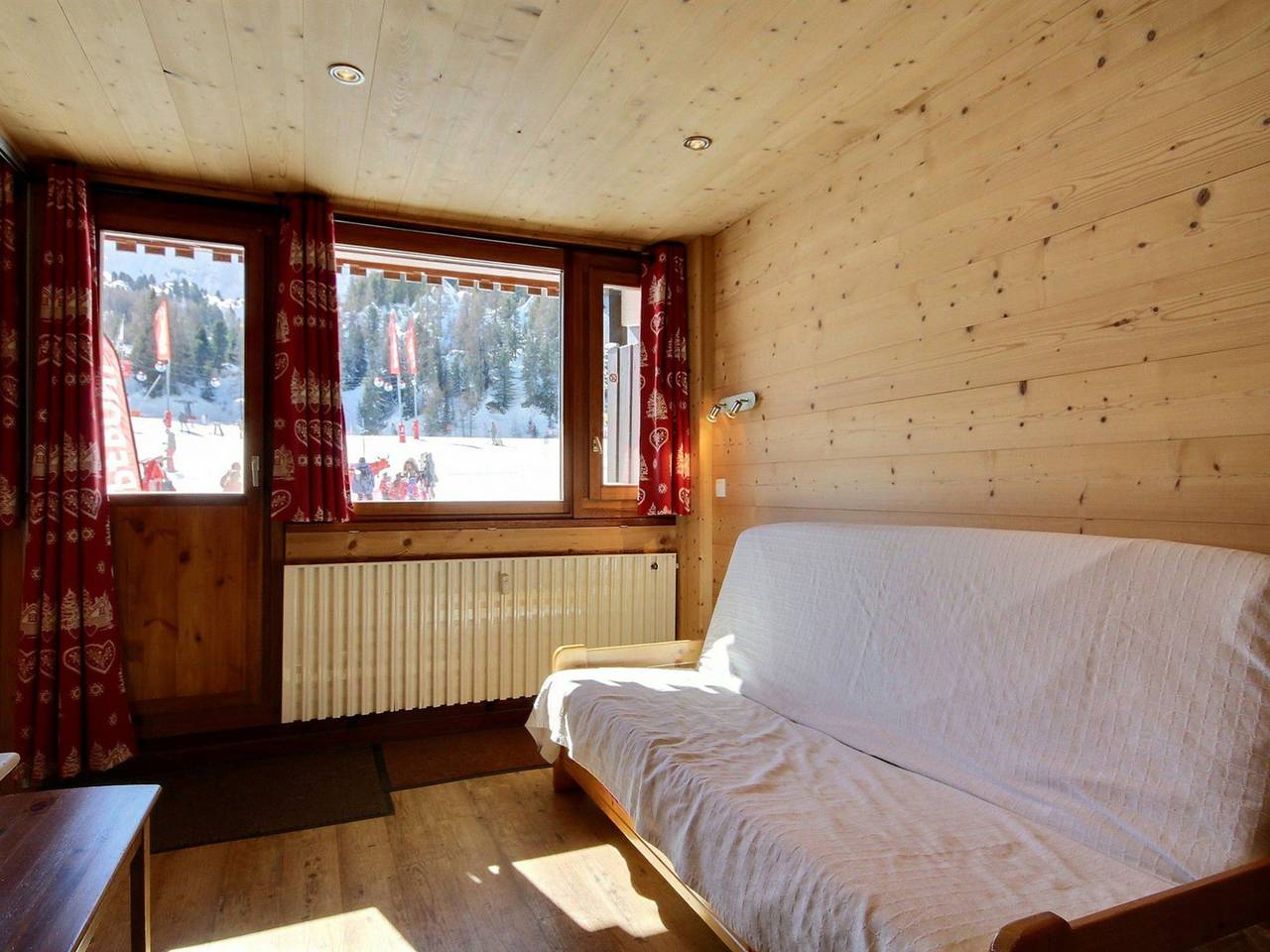 Appartement entier, Appartement rénové 5 pers, accès direct aux pistes à La Plagne in Plagne Centre, La Plagne-Tarentaise