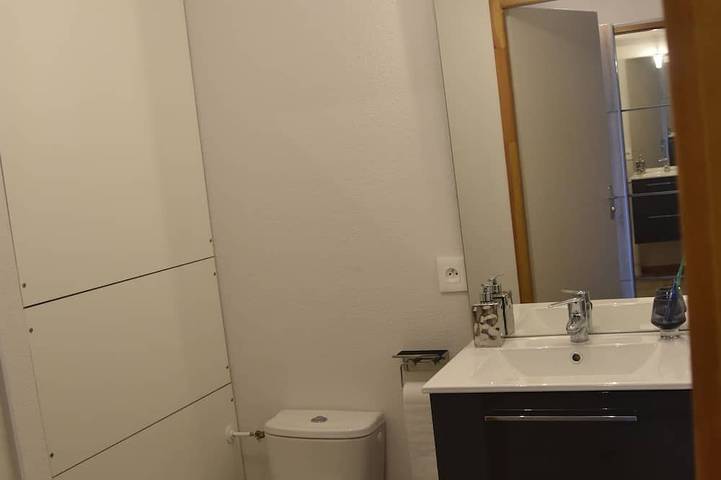 Entire apartment, Nouvel Appartement Moderne: 2 Chambres, Lits Doubles, à 350 m de la Télécabine in Thollon-les-Mémises, Thonon-les-Bains region