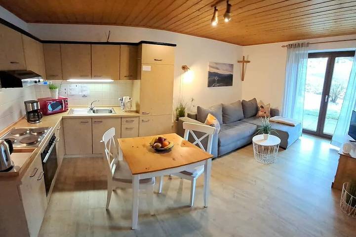 Ferienwohnung für 2 Personen, mit Pool und Garten sowie Balkon, mit Haustier - 1